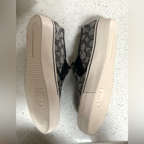 New Men’s Coach Shoes - Picture 3 of 3